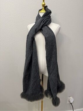 La Fiorentina Gray Womens Fur Trim Scarf 100% Wool